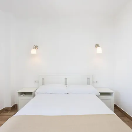Home2book Spacious With Private Parking *